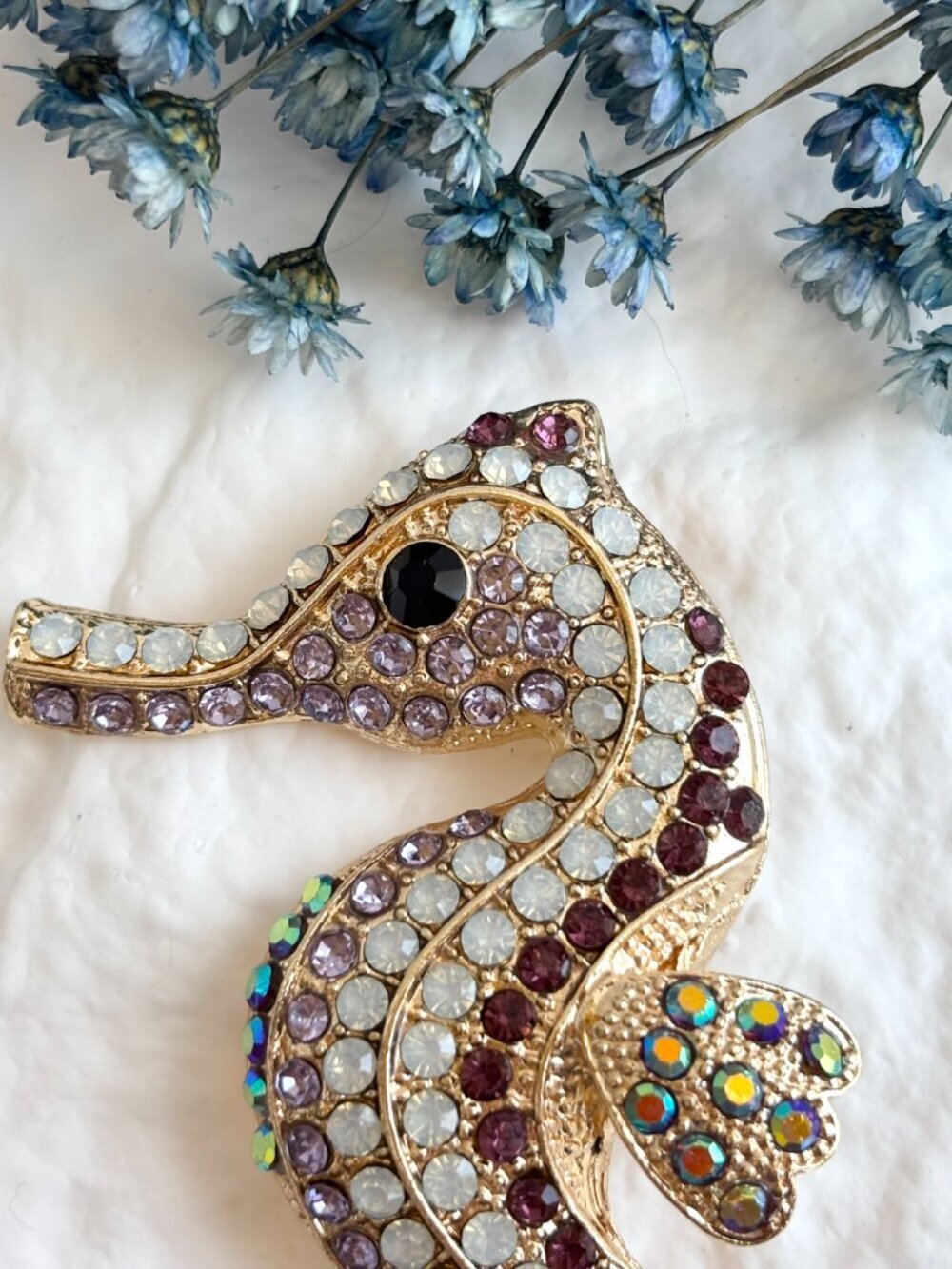 Seahorse Rainbow Rhinestone Gold Toned Jumbo Vintage Inspired Brooch Pin - Picture 13 of 16